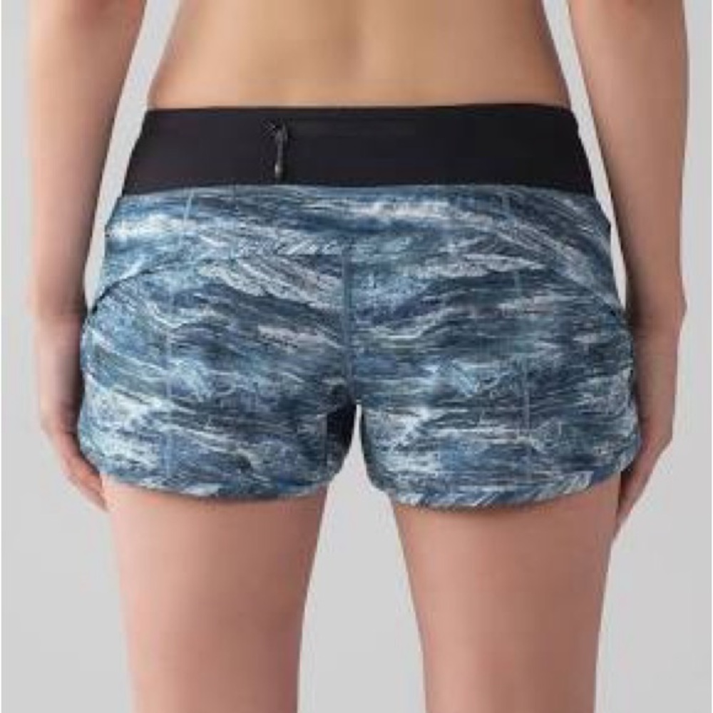 Lululemon Speed Short (2.5") size 6 
Aerial Drift Multi Black / Blue